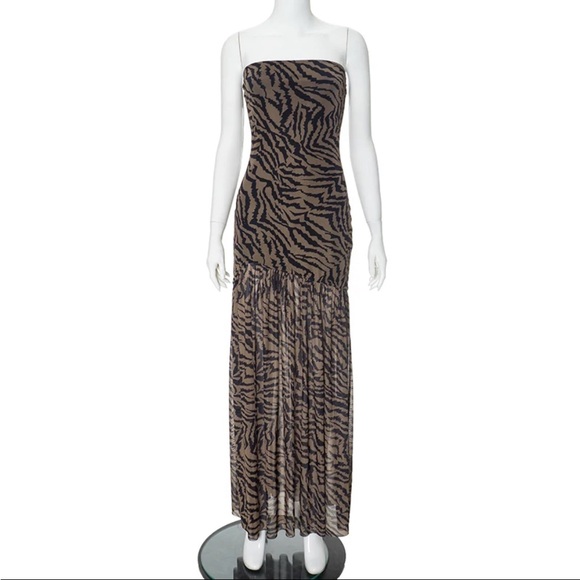 🎉Wedding guest ready tropical tiger print tube top dress with a high slit. - Picture 7 of 14